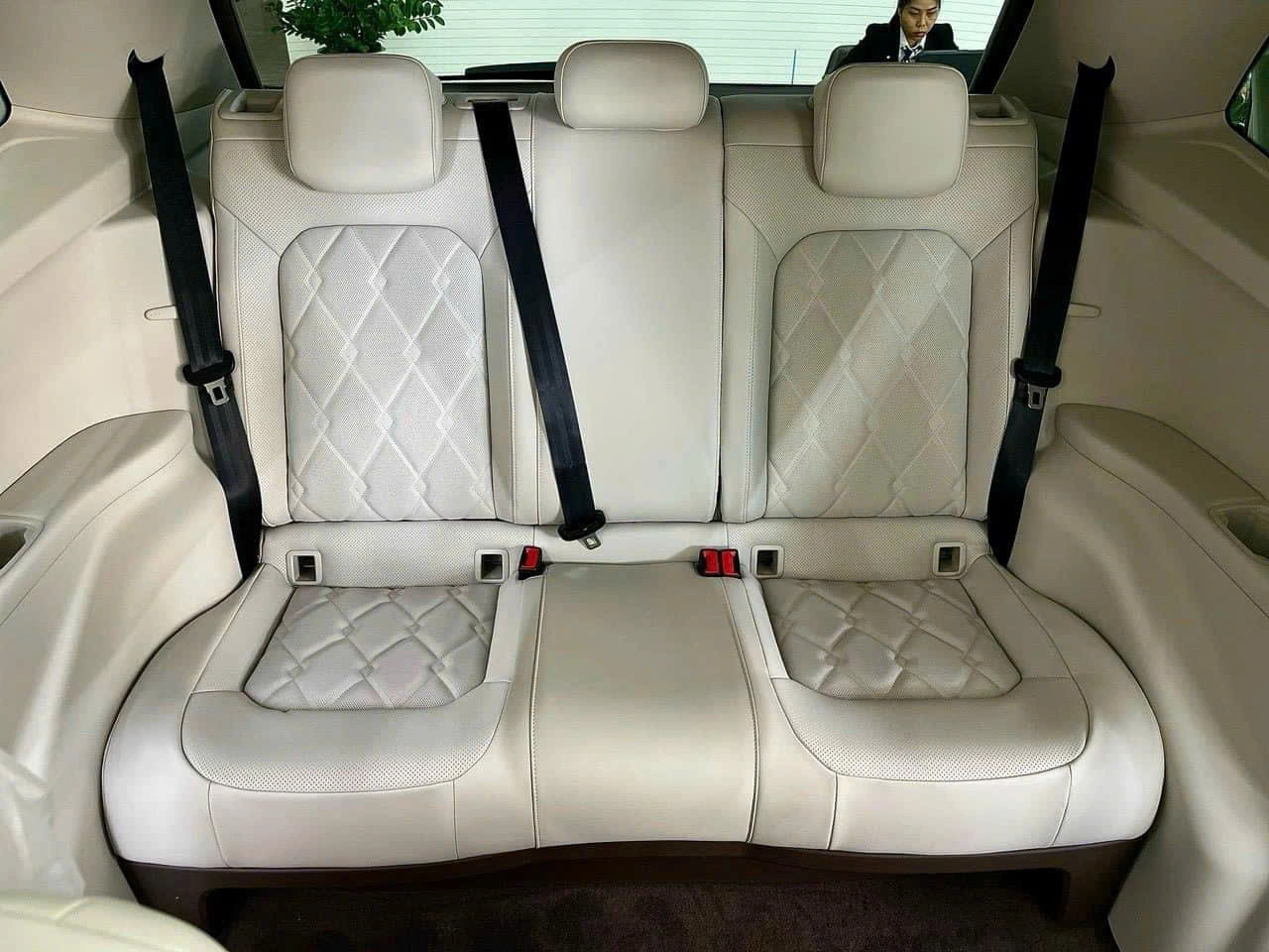 Hàng ghế thứ ba Volkswagen Viloran