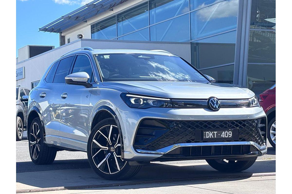 Volkswagen Tiguan ngoại thất góc 3/4 phía trước